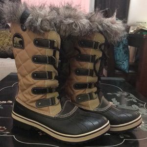 Sorel Joan of Arctic Winter Boots. Sz 9.